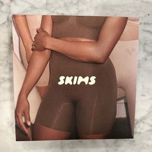 SKIMS Sculpt Short Mid-Thigh